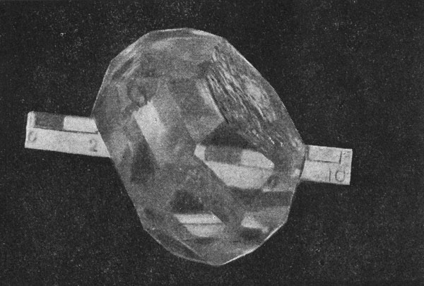 Искусственный кристалл кварца