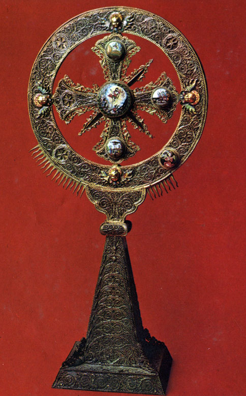 Серебряный крест. XVIII в. Армения. Croix d'argent. XVIIIe s. Arménie. Silbernes Kreuz. 18. Jh. Armenien
