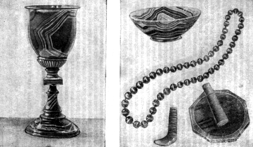 Рис. 22. Изделия из агата: бокал, чаша, бусы и ступка