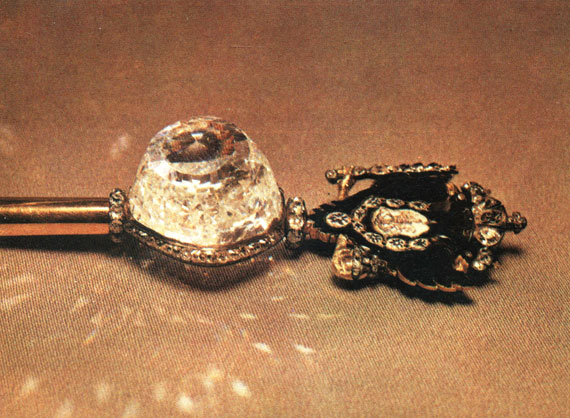 Рис. 12. 'Скипетр императорский'. Алмаз 'Орлов', бриллианты, 1770 г.